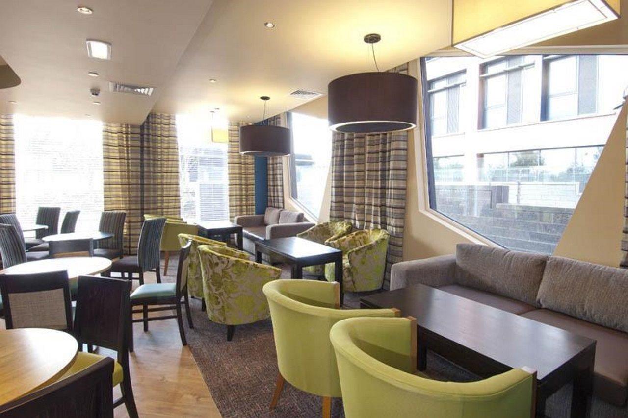 Premier Inn Manchester Bury Eksteriør billede