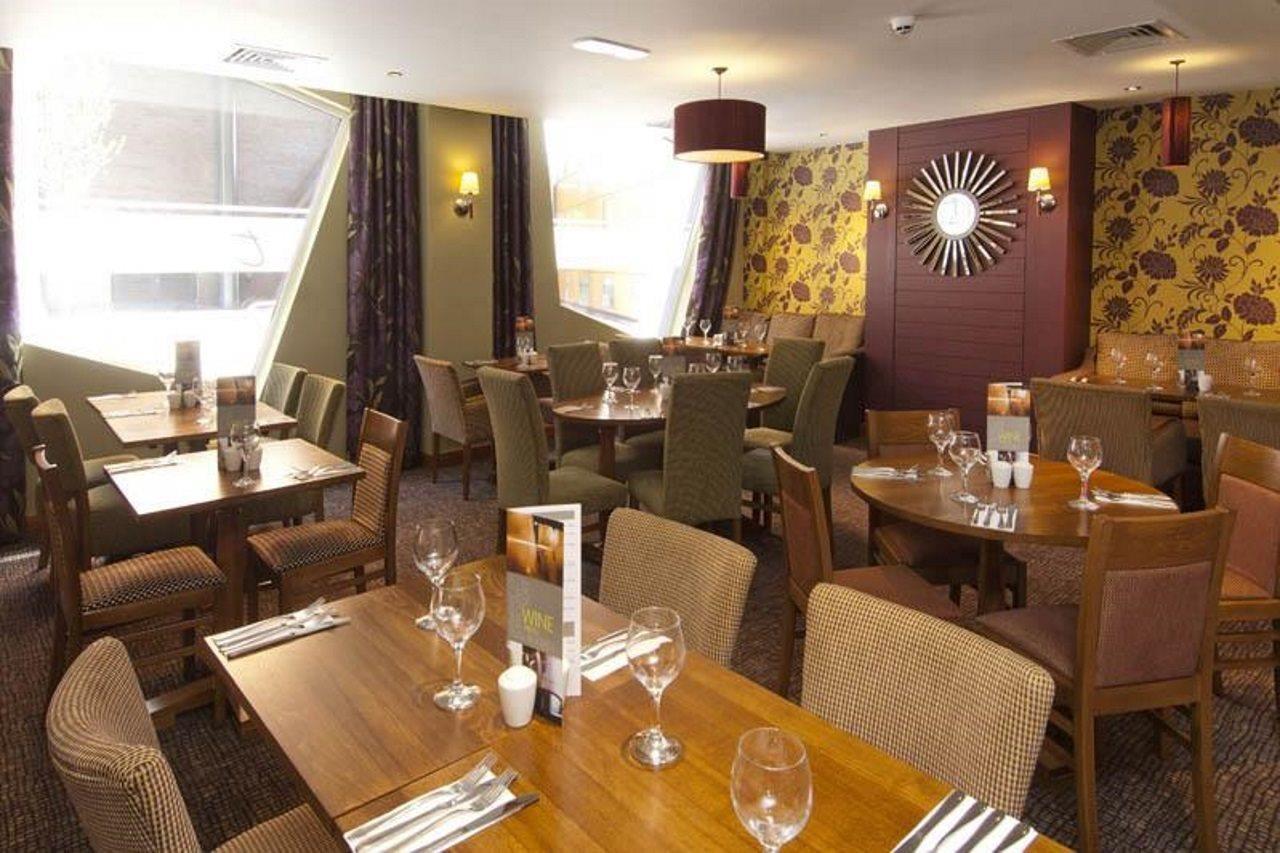 Premier Inn Manchester Bury Eksteriør billede