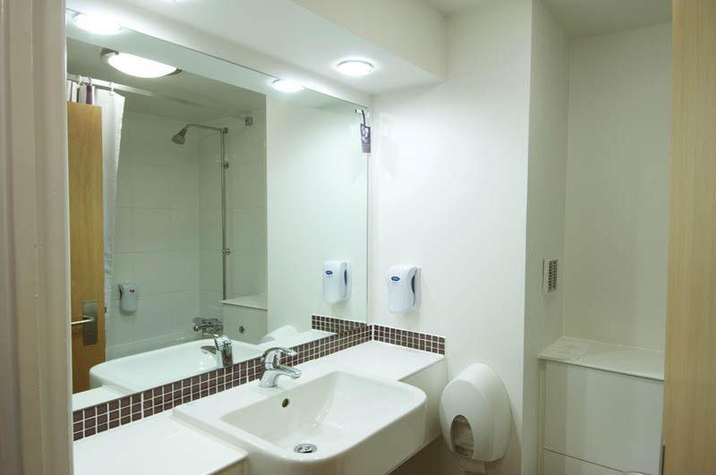 Premier Inn Manchester Bury Eksteriør billede