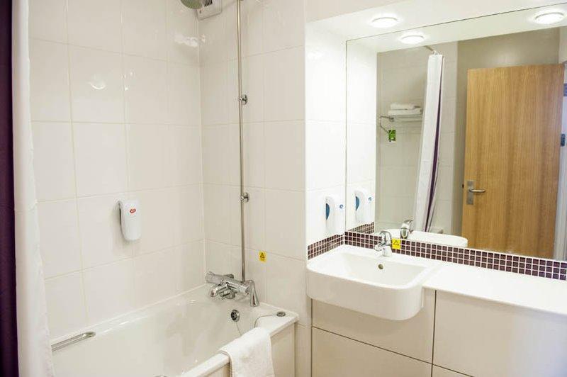 Premier Inn Manchester Bury Eksteriør billede