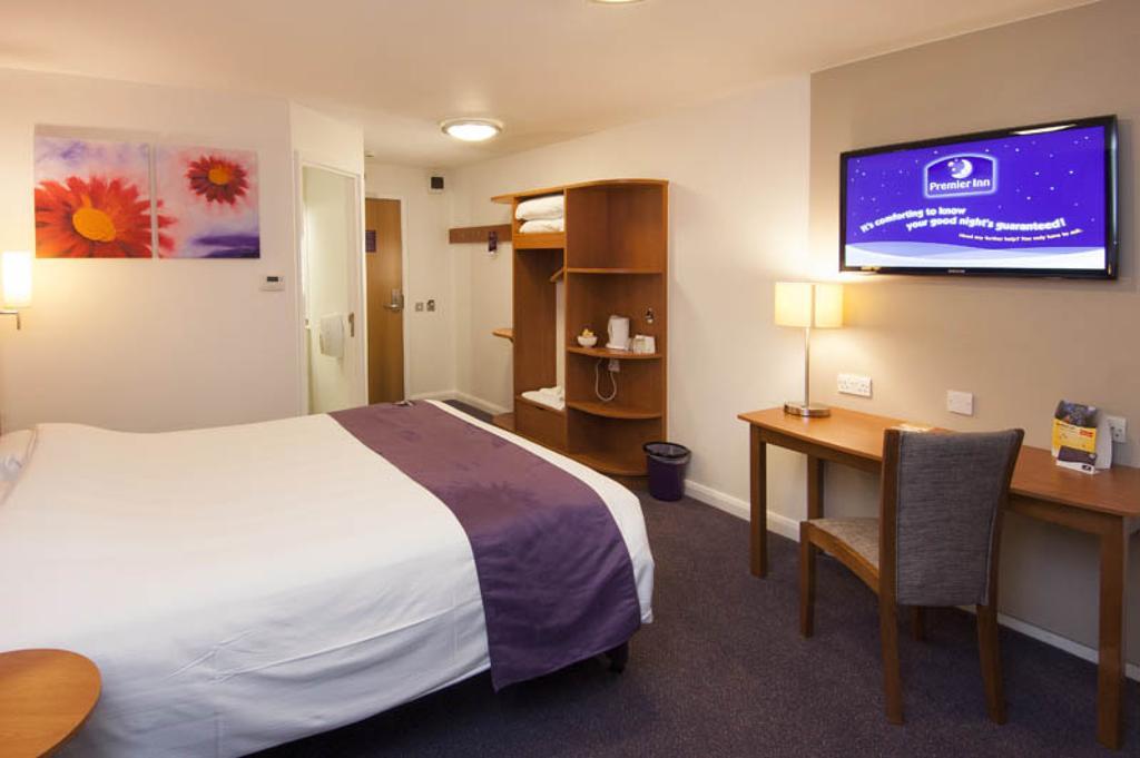 Premier Inn Manchester Bury Eksteriør billede